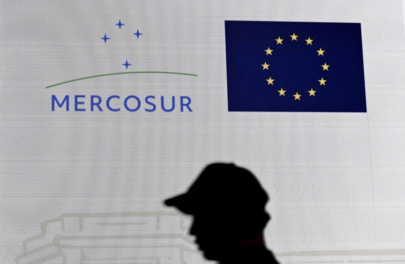 România susține acordul comercial UE-Mercosur, după luni de controverse și tensiuni politice Ministrul Afacerilor Externe, Oana Țoiu, a venit cu explicații clare și întărite de argumente în privința poziției României față de acordul comercial dintre Uniunea Europeană și blocul sud-american Mercosur