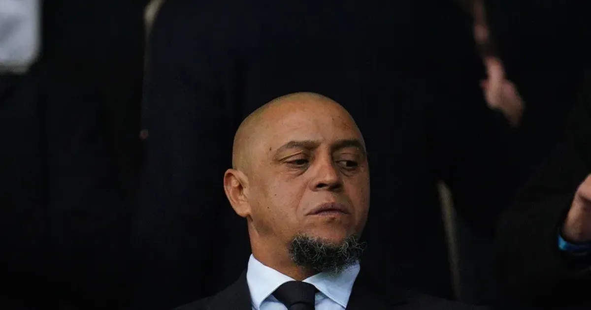 Roberto Carlos, operat de urgență la inimă Legenda fotbalului brazilian, Roberto Carlos, a fost supus de urgență unei intervenții chirurgicale la inimă