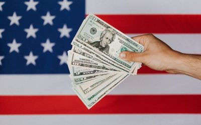 sua-dolari-drapel-ajutor-steag-flag-us-bani-karolina-grabowska-4386425-e1663300361346.jpg - Presa360