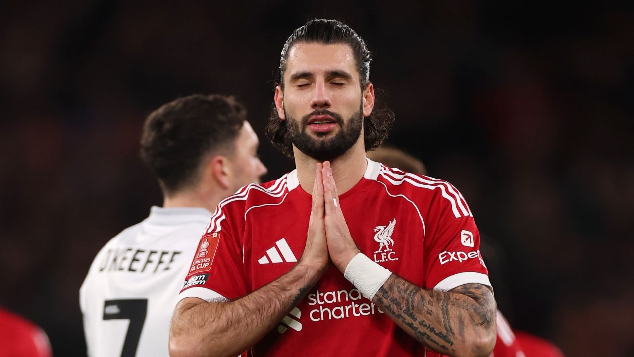 Liverpool - Barnsley, LIVE pe VOYO: deschiderea scorului cu un șut spectaculos!