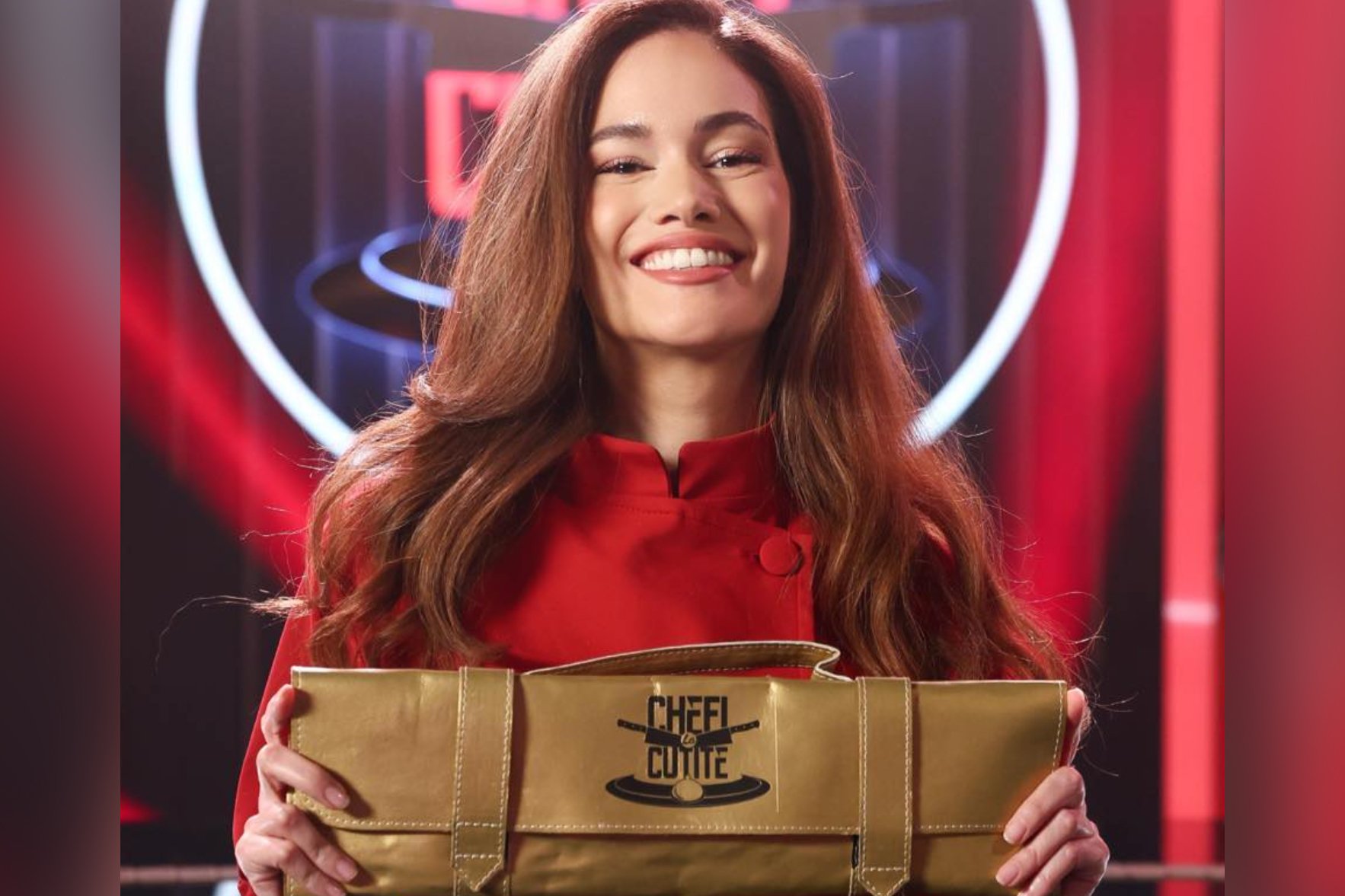 Tragedie în lumea gastronomiei: Tal Berkovich, câștigătoarea cuțitului de aur, a murit în urma unui accident rutier Tal Berkovich, învinsă de soartă la doar 41 de ani, a decedat în urma unui accident rutier tragic în Israel, după ce mașina în care se afla, împreună cu fratele ei, s-a ciocnit violent de un camion