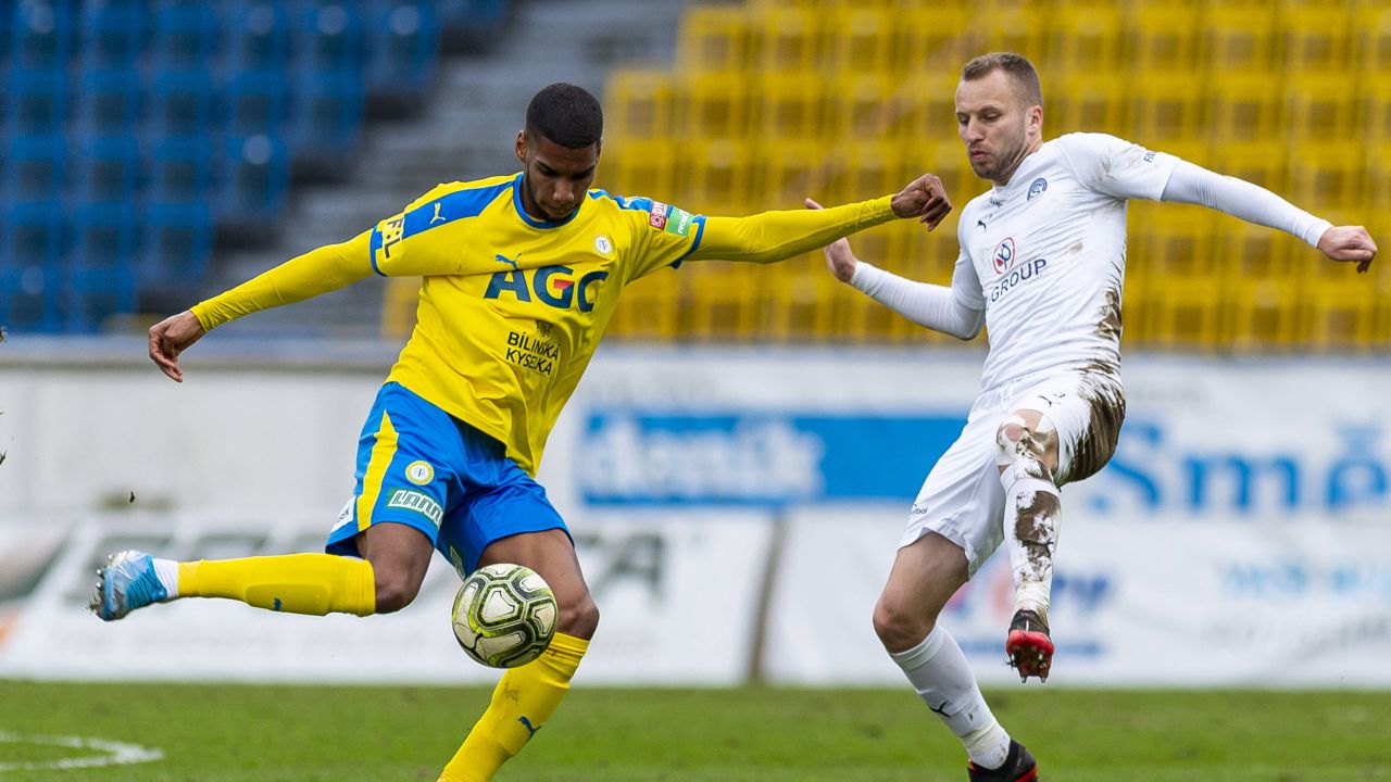 Metaloglobus aduce un atacant francez de 1,93 m înainte de duelul cu CFR Cluj!