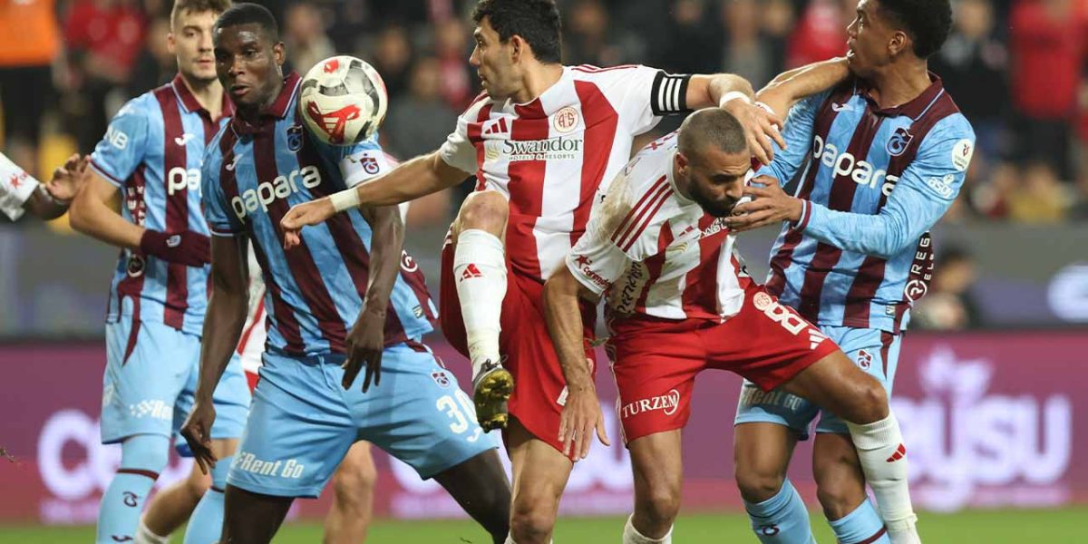 trabzonspor-antalyaspora-dis-geciremedi-penaltilar-macin-kaderini-belirledi-djme.jpg - Presa360