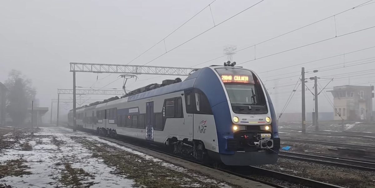 România primește primele trenuri electrice PESA din Polonia: începutul unei schimbări majore în transportul feroviar Noile trenuri electrice fabricate de compania poloneză PESA au ajuns oficial în România, marcând un pas semnificativ în modernizarea infrastructurii feroviare naționale