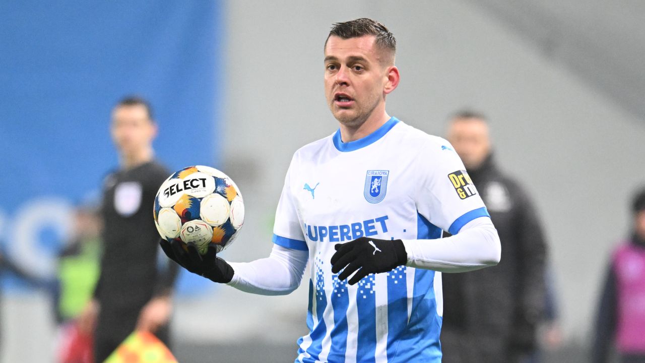 Victorie convingătoare pentru Universitatea Craiova în fața Botoșaniului Universitatea Craiova a obținut o victorie crucială, înregistrând un rezultat de 2-0 în confruntarea cu FC Botoșani, meci desfășurat pe stadionul „Ion Oblemenco”