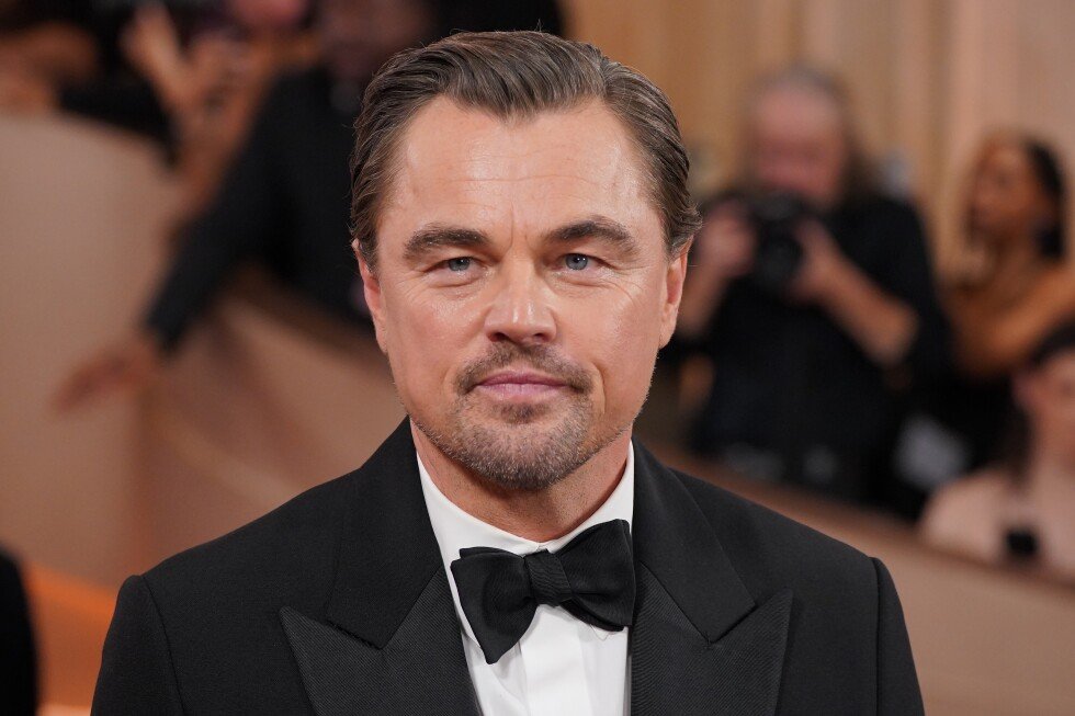 Leonardo DiCaprio, din nou pe lista nominalizaților la Oscar Leonardo DiCaprio a obținut joi dimineață cea de-a șasea nominalizare la premiile Oscar pentru interpretarea sa în filmul „One Battle After Another”, unde îl joacă pe Bob Ferguson, un tată singur, copleșit de emoții și provocări