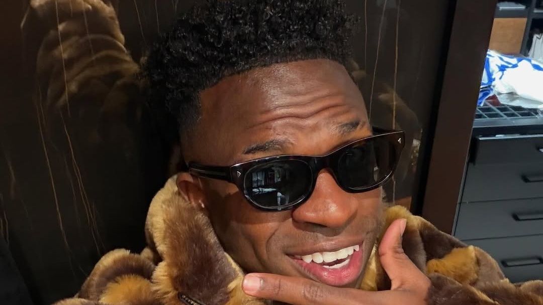 Vinicius Junior, starul lui Real Madrid, își continuă ascensiunea pe culmile fotbalului european Vinicius Junior, în vârstă de 25 de ani, se dovedește a fi unul dintre cei mai importanți jucători ai echipei Real Madrid, după ce s-a alăturat clubului în vara anului 2018