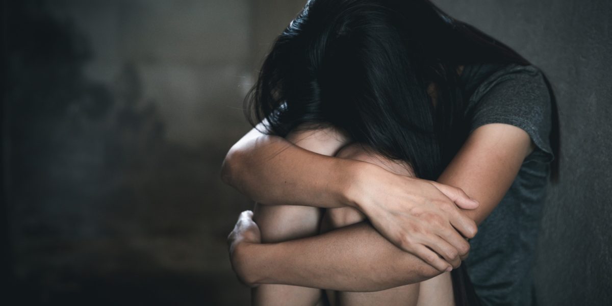 viol-abuz-acuzatii-sexuale-violenta-domestica-bataie-depresie-anxietate-singuratate-suferinta-tanara.jpeg - Presa360