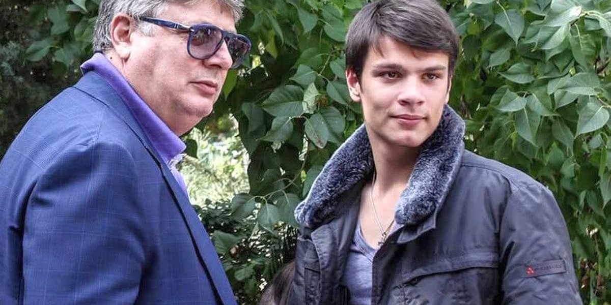 „Am pus 50 de bodyguarzi să-l bată! La 13 ani mă ducea la lăutari și șprițuri”