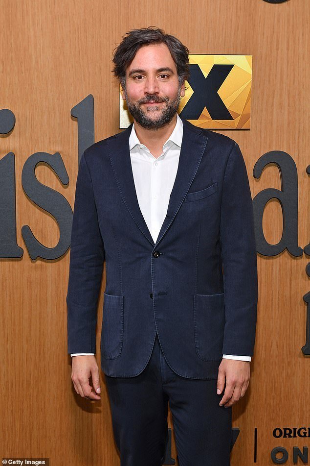 Josh Radnor, starul din „How I Met Your Mother”, devine tată pentru prima dată Josh Radnor, cunoscut pentru rolul său iconic din serialul „How I Met Your Mother”, a anunțat cu bucurie venirea pe lume a primului său copil, alături de soția sa, Jordana Jacobs