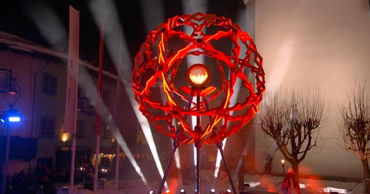 Focul Olimpic: Un moment istoric pentru Milano și Cortina Într-un eveniment fără precedent, Foca Olimpica a călătorit simultan către Milano și Cortina, făcând istorie în cadrul Jocurilor Olimpice de Iarnă