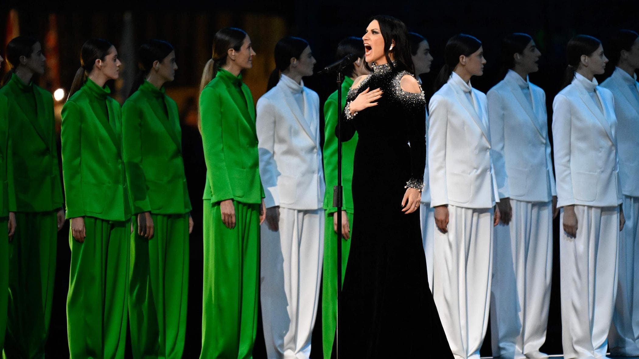 Ceremonia de deschidere a Jocurilor Olimpice de Iarnă de la Milano: Un Spectacol de Magie Artistică și Implicare Emoțională Într-o seară plină de strălucire, Ceremonia de deschidere a Jocurilor Olimpice de Iarnă de la Milano Cortina a captivat atenția publicului din întreaga lume