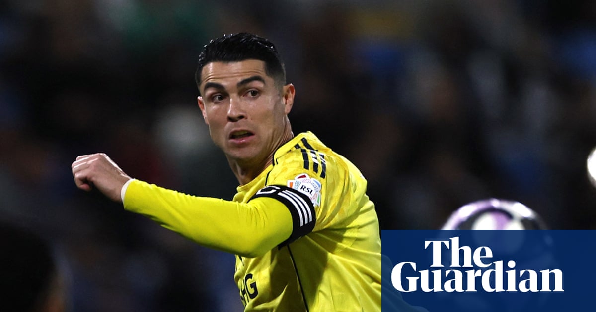 Haos în Liga Arabă: Ronaldo pe cale de a-și abandona echipa Cristiano Ronaldo, stânca de neclintit a fotbalului mondial, este în centrul unei controverse ce zguduie Liga Profesionistă Arabă (Saudi Pro League)