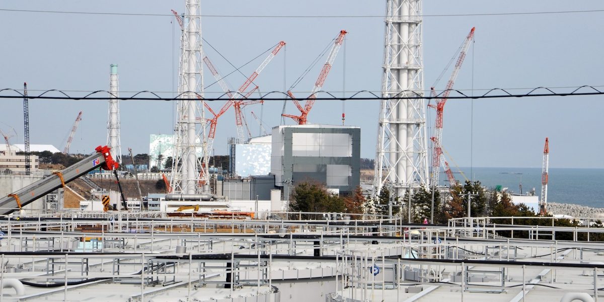 2560px-Fukushima_Daiichi_0211005.jpg - Presa360