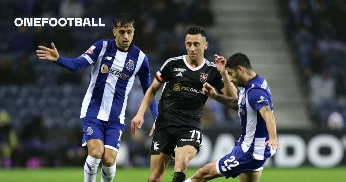 FC Porto caută continuarea evoluției pozitive în Liga Portugheză FC Porto își continuă parcursul excelent în campionat, după ce a reușit să obțină calificarea directă în faza optimilor de finală ale Ligii Europa, în urma victoriei cu 3-1 împotriva lui Rangers FC, pe teren propriu, în Estádio do Dragão