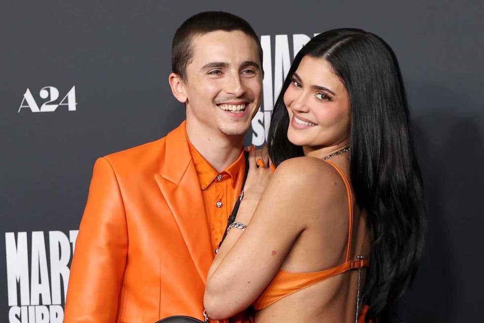 Timothee Chalamet prins între Kylie Jenner și Anamaria Vartolomei?