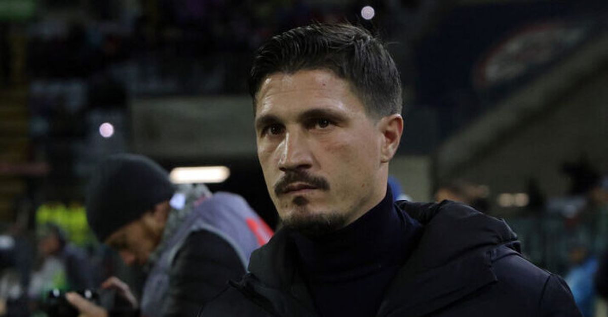 Mercato din Serie A: Tensiuni și Așteptări Într-un interviu recent, antrenorul unei echipe din Serie A s-a declarat optimist în legătură cu viitoarele transferuri, confirmând că piața de transferuri rămâne o sursă de anxietăți, dar și de oportunități