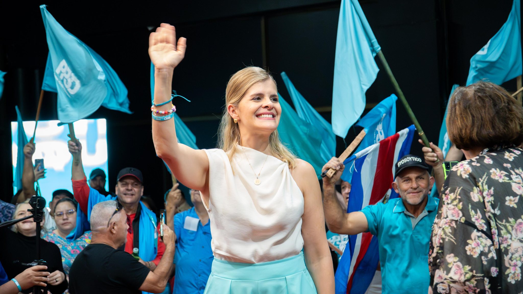 Laura Fernandez a fost aleasă noul președinte al Costa Ricăi, după o campanie electorală intensă și polarizantă, câștigând alegerile cu o diferență clară