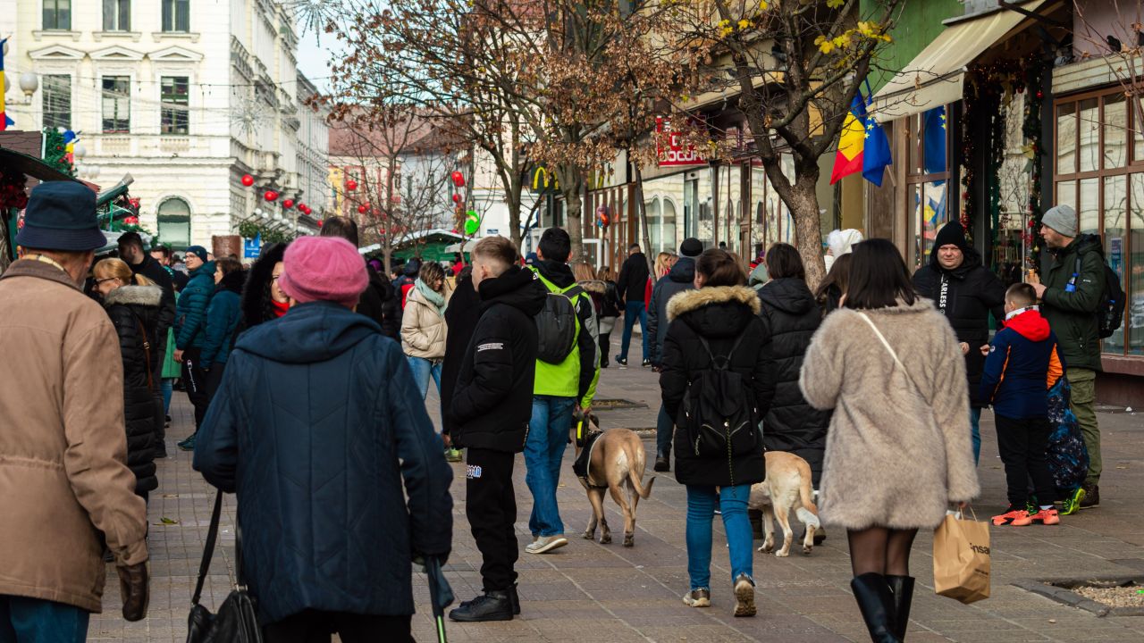 Prețul gazelor naturale rămâne constant pentru consumatorii casnici Ministrul Energiei, Bogdan Ivan, a anunțat în cadrul unei conferințe de presă susținută la Parlament că prețul gazelor naturale pentru consumatorii casnici nu va crește