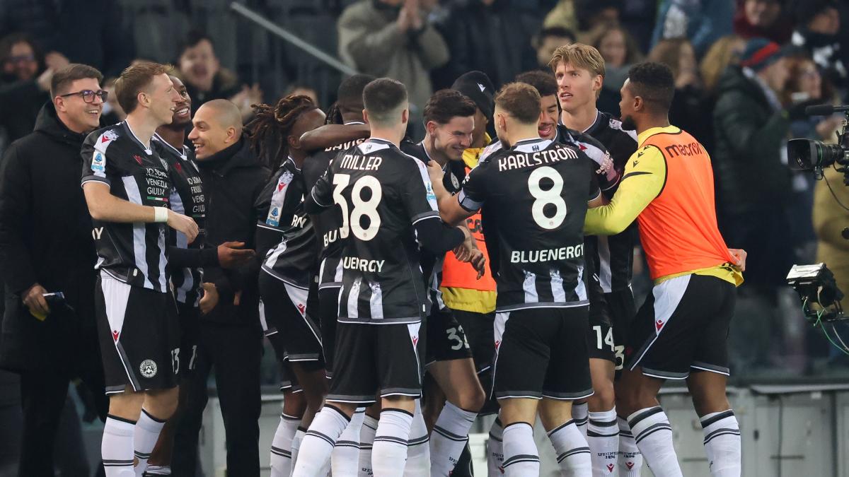 Udinese învinge Roma cu 1-0 și bifează prima victorie a antrenorului Runjaic Udinese a reușit o victorie surprinzătoare în fața formației AS Roma, impunându-se cu 1-0 în cadrul etapei curente a campionatului