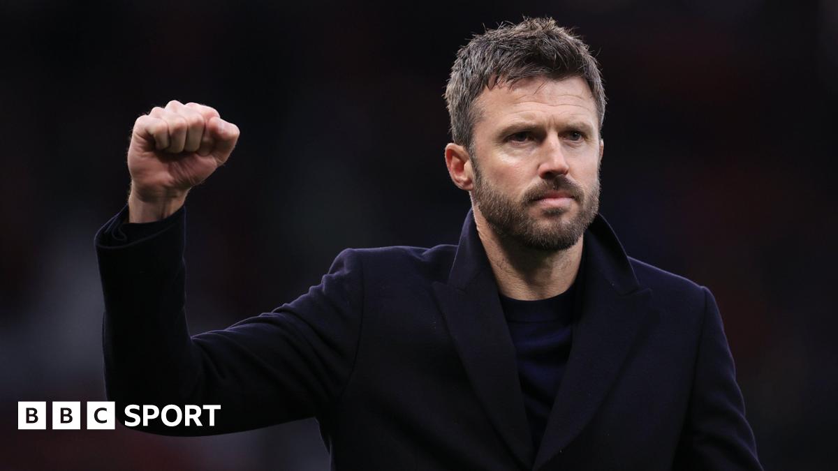 Carrick, la timona United: Continuă ascensiunea echipei? Michael Carrick se află într-o poziție privilegiată după ce a preluat conducerea echipei Manchester United, iar cele trei victorii consecutive de la preluarea mandatului său au stârnit optimism în rândul suporterilor