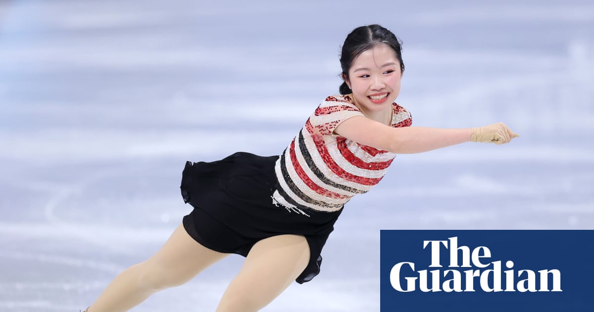 Tineretul japonez strălucește pe gheață: Ami Nakai în fruntea competiției olimpice de patinaj artistic feminin Ami Nakai, o adolescentă de doar 17 ani, a devenit surpriza serii în prima etapă a competiției de patinaj artistic feminin, ocupând prima poziție după programul scurt