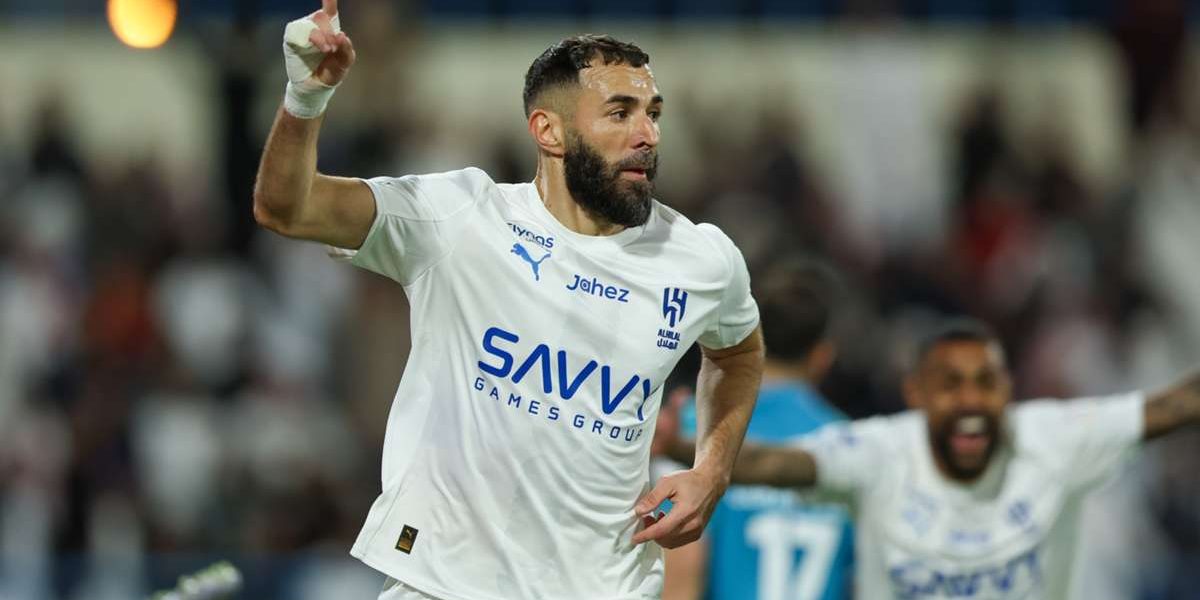 Benzema's debut hat-trick keeps visitors top of Pro League