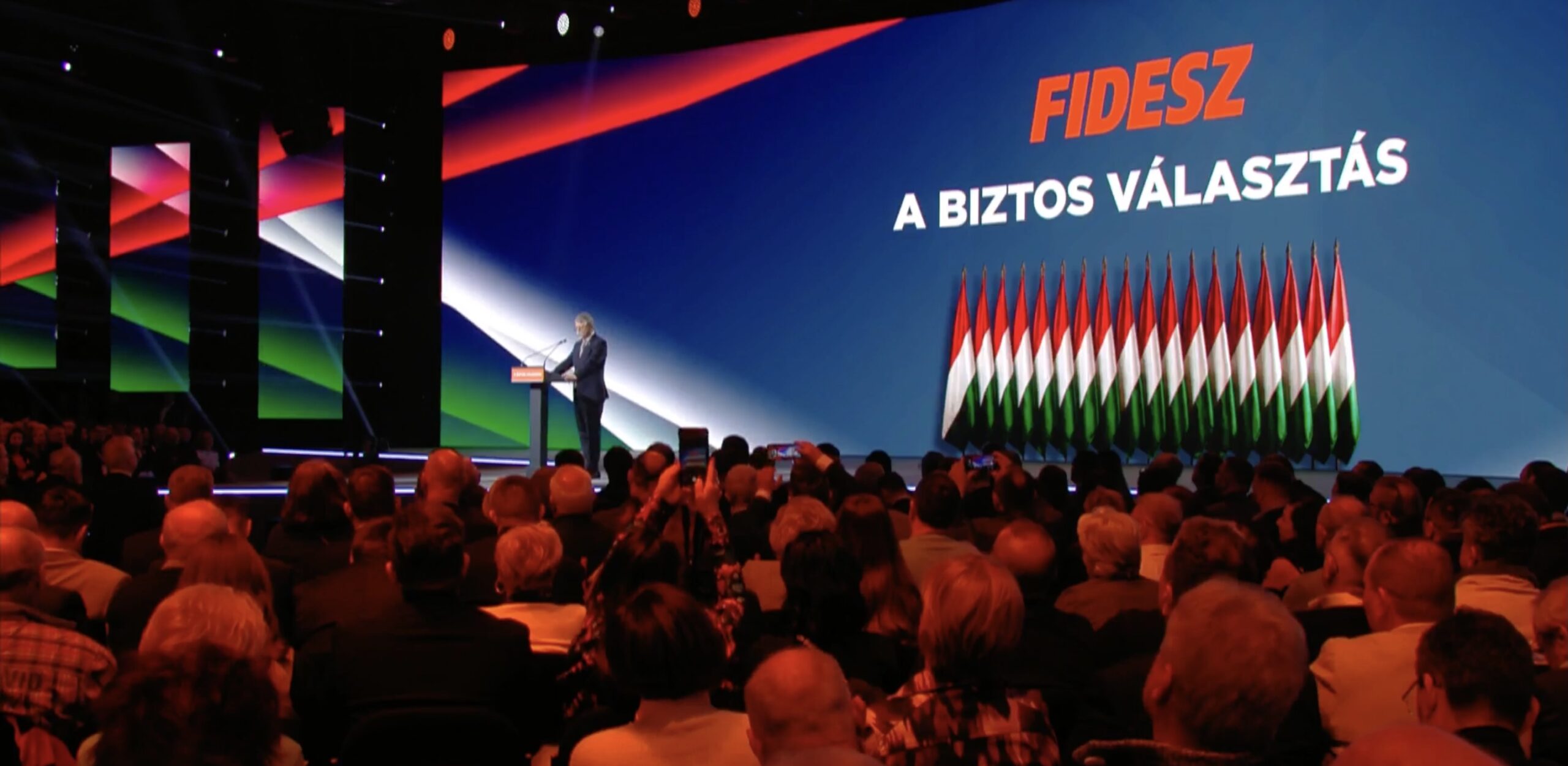 Potrivit ultimului sondaj preelectoral, sprijinul pentru coaliția Fidesz-KDNP din Ungaria rămâne stabil, în timp ce opoziția pare a avea o prezență mai fragilă în preferințele cetățenilor, indicând o campanie electorală tensionată ce se anunță a fi extrem de strânsă