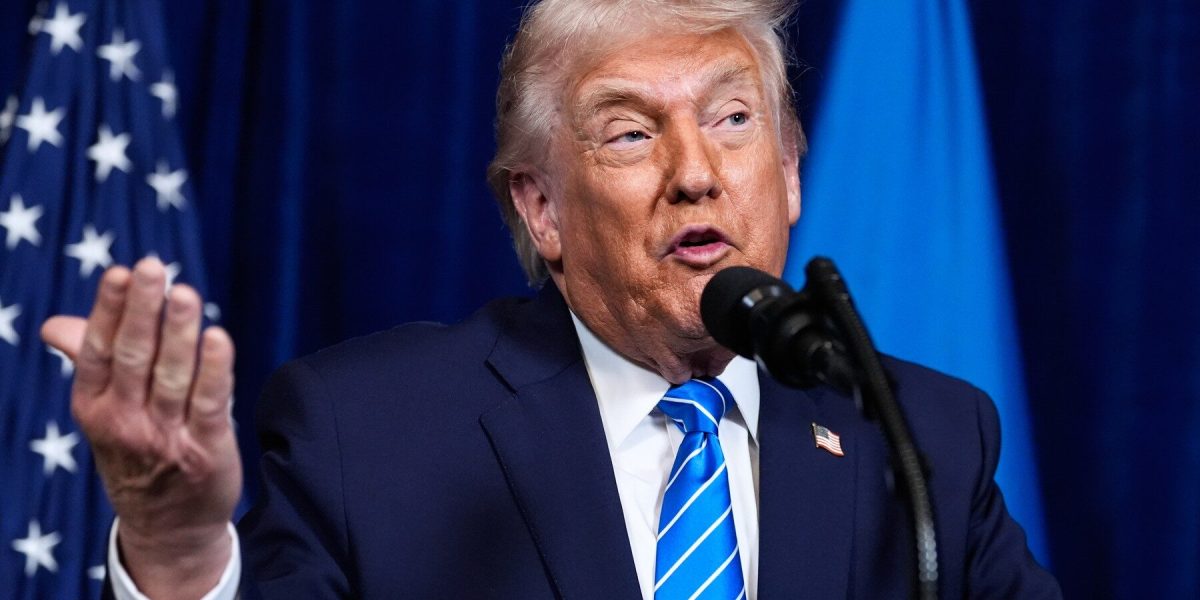 Donald-Trump-la-Mar-a-Lago-discutii-cu-Volodimir-Zelenski-e1766962119207.jpg - Presa360