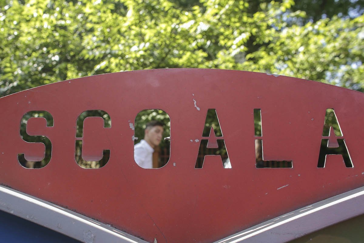Programul pilot de suport alimentar în școlile din România, implementat în perioada 2016 – 2023, necesită o revizuire profundă a obiectivelor sale, conform unui raport recent elaborat de Banca Mondială