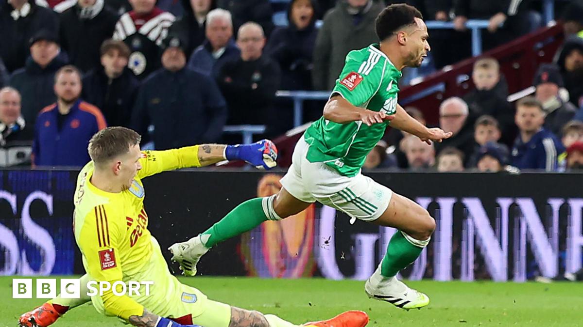VAR-ul în accentul controversy: Aston Villa învinge Newcastle fără tehnologie video Aston Villa a învins Newcastle cu 1-0 într-o partidă disputată fără asistență video, ceea ce a stârnit controverse în rândul fanilor și experților