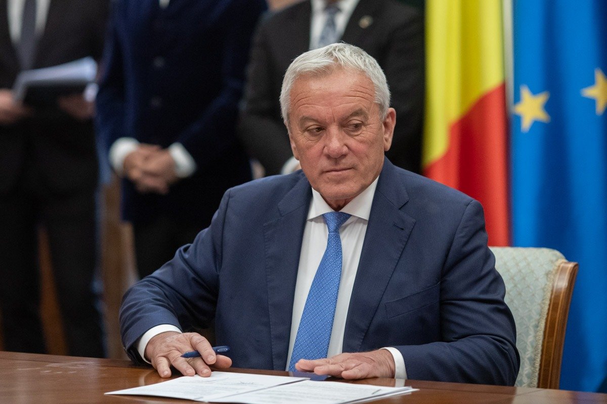 Primarul PSD al Buzăului acuză un joc periculos în alianțele politice, punând în pericol stabilitatea guvernamentală Criza politică din coaliție devine mai acută, iar declarațiile făcute de primarul PSD al Buzăului, Constantin Toma, trasează un nou vector în conflictul dintre partidele majoritare