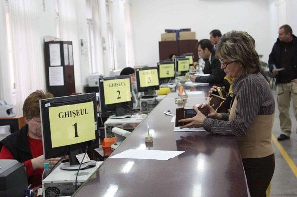 Functionari-publici.jpg - Presa360