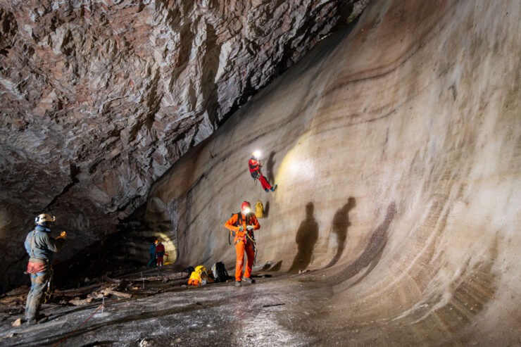 Ghetarul-de-la-Scarisoara-Matej-Blatnik-e1709639764668.jpg - Presa360