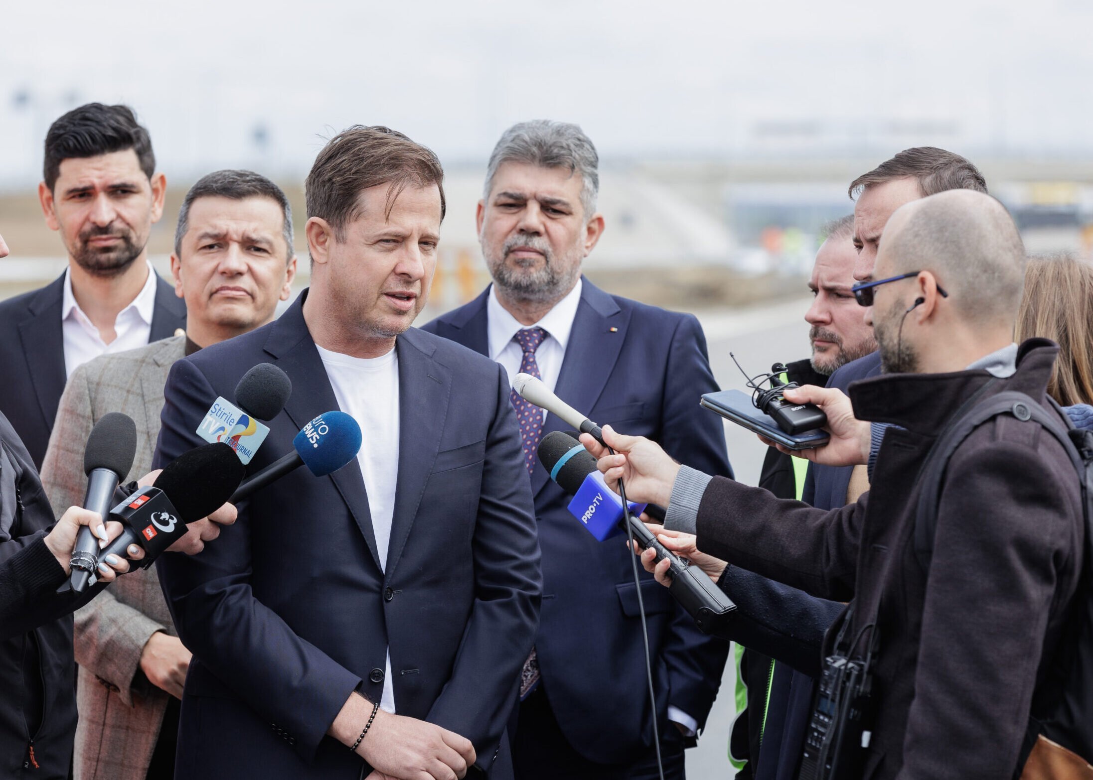 Conflict pe scena politică din PNL: Hubert Thuma îl acuză pe Ilie Bolojan de intenții de „USR-izare” și critică gestionarea economică a țării Yardul politic din PNL devine tot mai turbulent, iar un nume mai puțin vizibil până acum în dezbaterile interne, Hubert Thuma, a ieșit în prim-plan cu acuzații dure la adresa liderului organizației județene, Ilie Bolojan