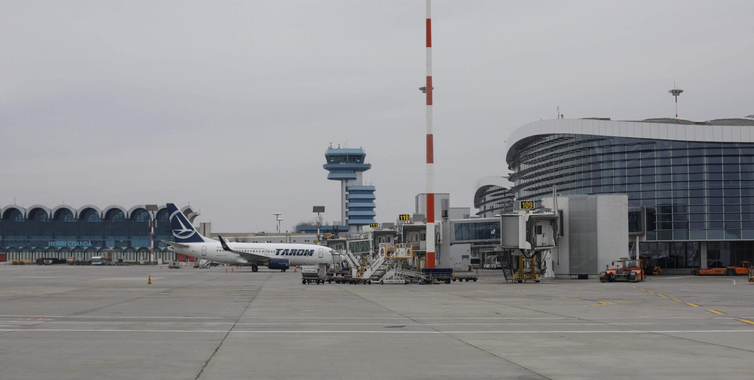 Aeroportul „Henri Coandă” Otopeni a intrat recent într-o nouă etapă de modernizare a serviciilor de trafic aerian, odată cu implementarea unor proceduri avansate la turnul de control, care au intrat în vigoare începând cu data de 10 februarie