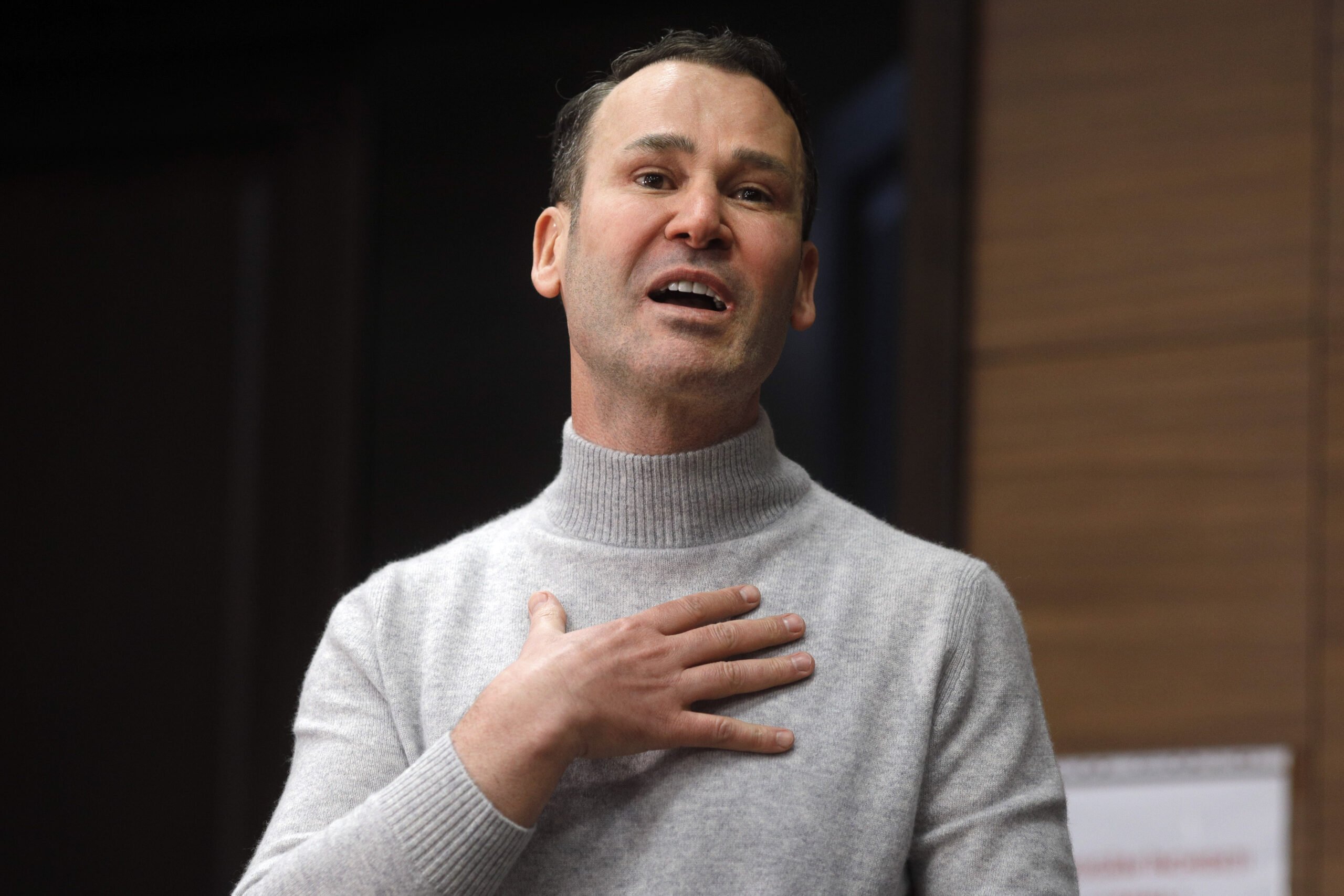 Robert Negoiță, blocat din nou în primărie; motivul sigilării biroului în 2020