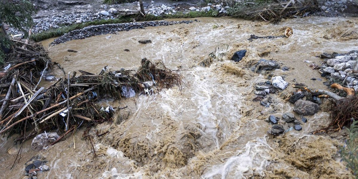 ILUSTRATIE_INUNDATII_03_INQUAM_Photos_Casian_Mitu.jpg - Presa360