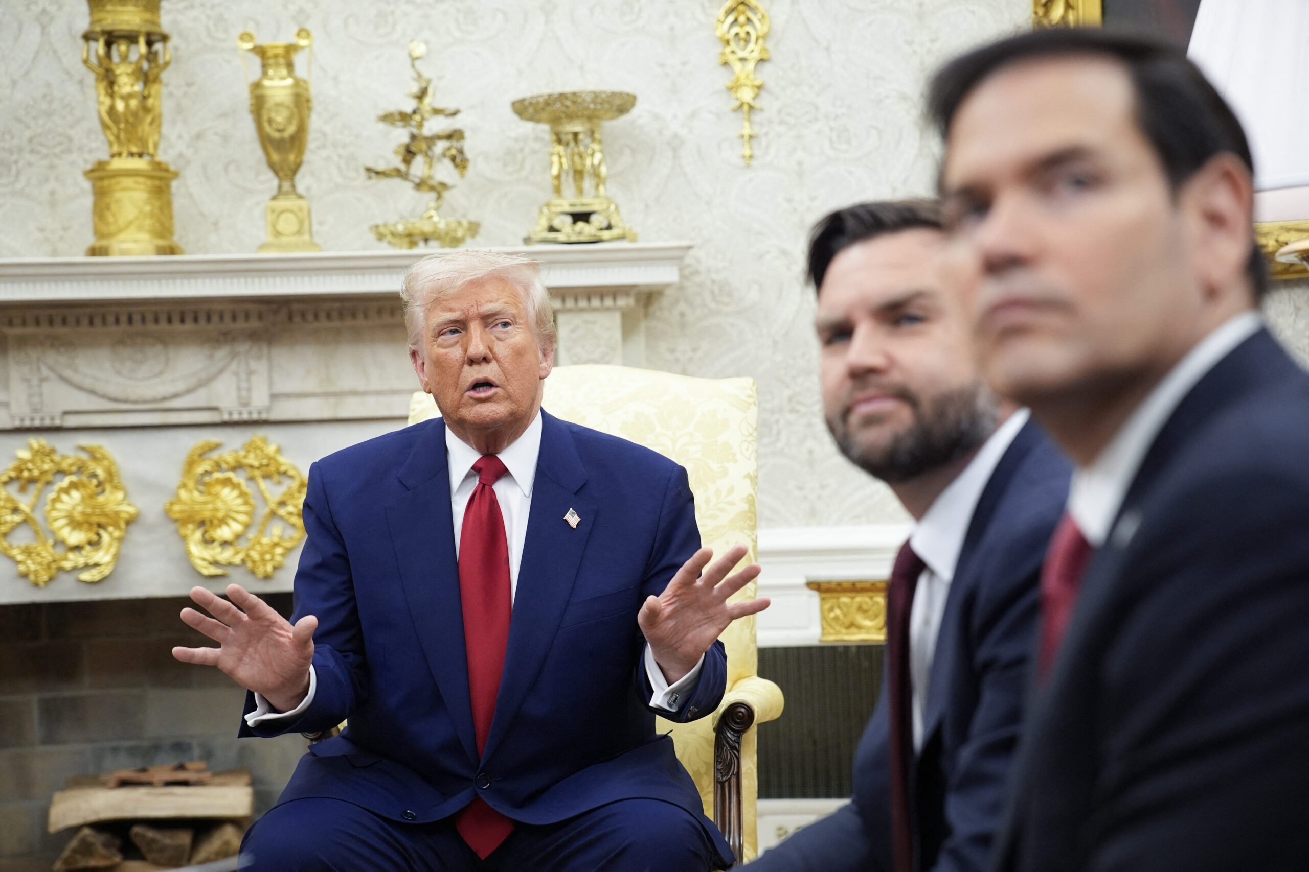 Administrația Trump încinge spiritele europene: mesaj clar de sprijin pentru campania președintelui în lumea post-umanizare La cea mai importantă confruntare a securității europene din ultimii ani, oficialii administrației Donald Trump au ieșit cu o poziție surprinzător de caldă și prietenoasă față de partenerii lor europeni, dar mesajul rămas puternic și fără echivoc a fost unul de categorică claritate: Washingtonul cere aliaților să aleagă între aderarea la viziunea sa asupra lumii sau retragerea din scenă