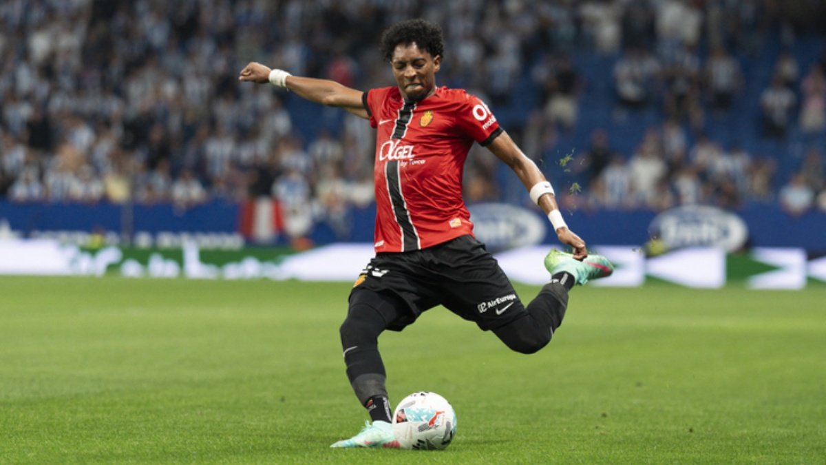 Mallorca surprinde Sevilla cu o victorie concludentă: Johan Mojica, om de bază în defensivă RCD Mallorca a obținut o victorie impresionantă, înregistrând un scor de 4-1 în fața Sevilliei, în cadrul etapei a 22-a din LaLiga