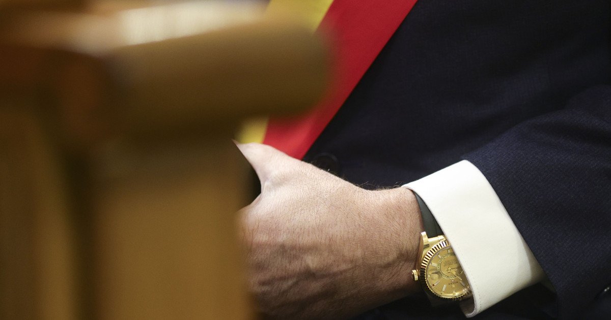 Primarul din Fărcașa, Ioan Stegeran, subiect de controversă din cauza unui ceas Rolex Ioan Stegeran, primarul comunei Fărcașa din Maramureș, a stârnit reacții aprinse după ce a purtat un ceas Rolex, evaluat la aproximativ 50.000 de euro, la o întâlnire cu premierul Ilie Bolojan și alți primari din țară