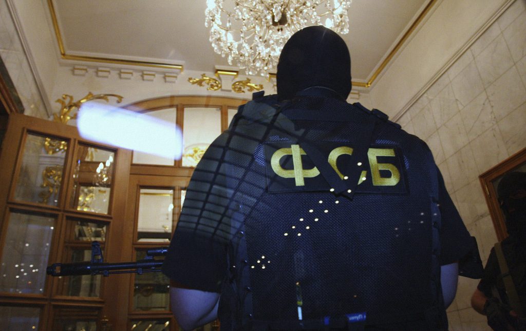 Elev armat într-o școală din Rusia, 1 mort și 2 răniți