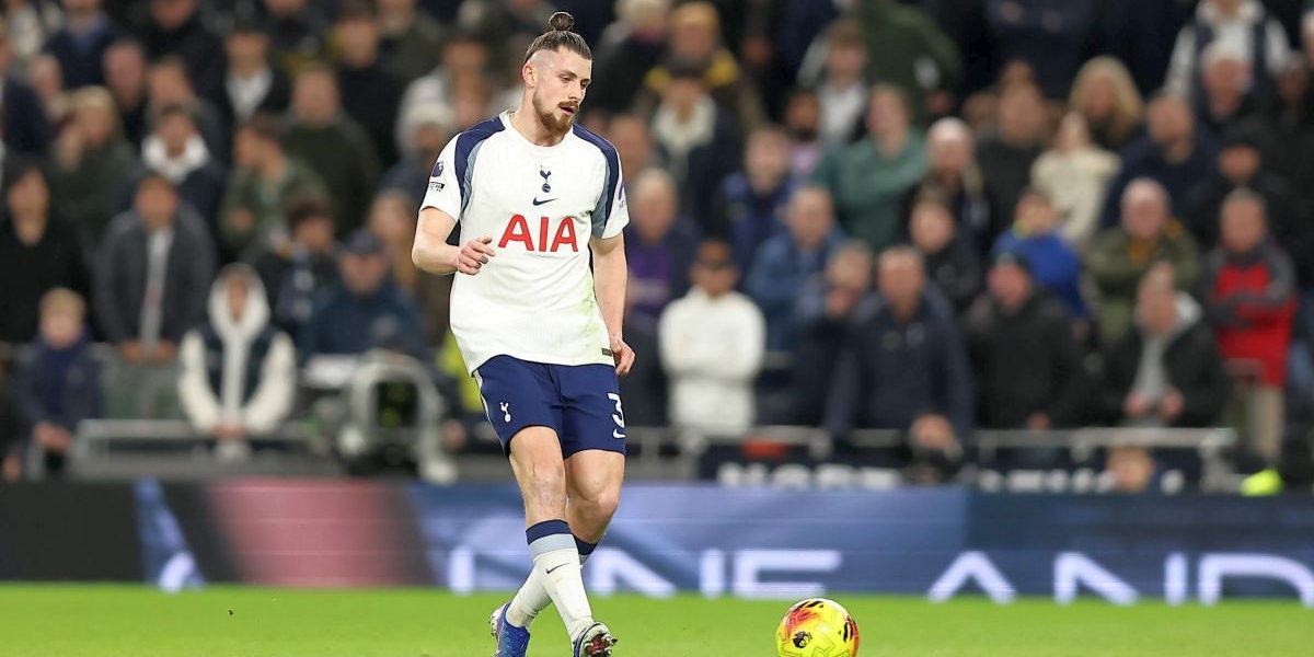Radu Drăgușin, integralist în Tottenham