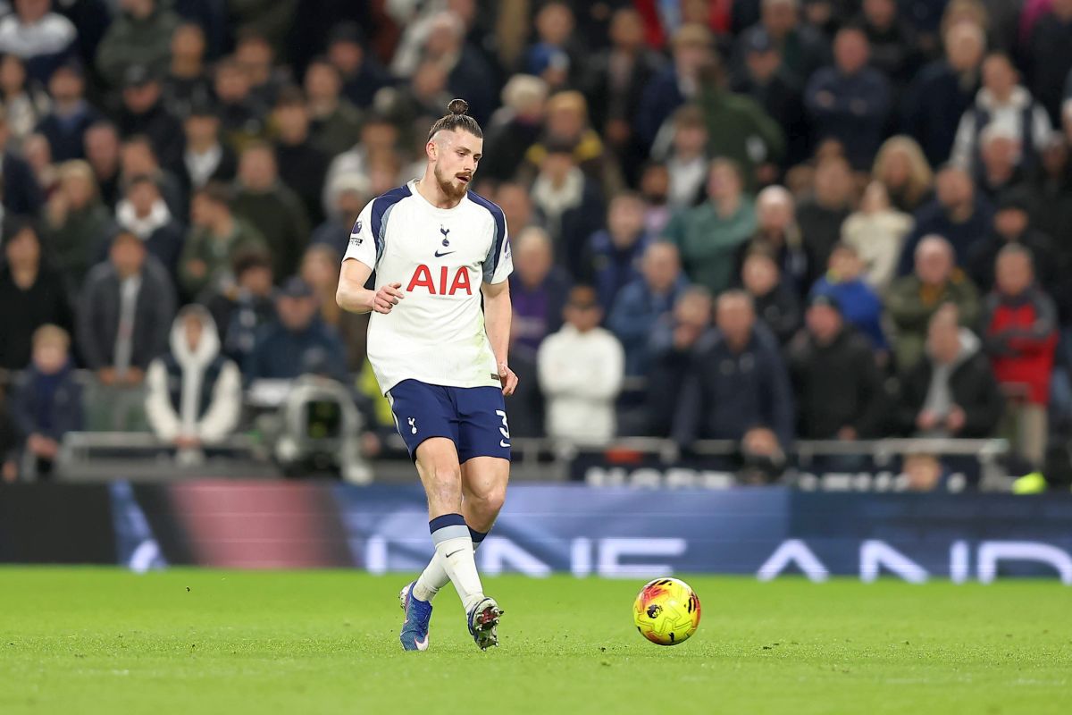 Radu Drăgușin, pilon de bază la Tottenham în Premier League