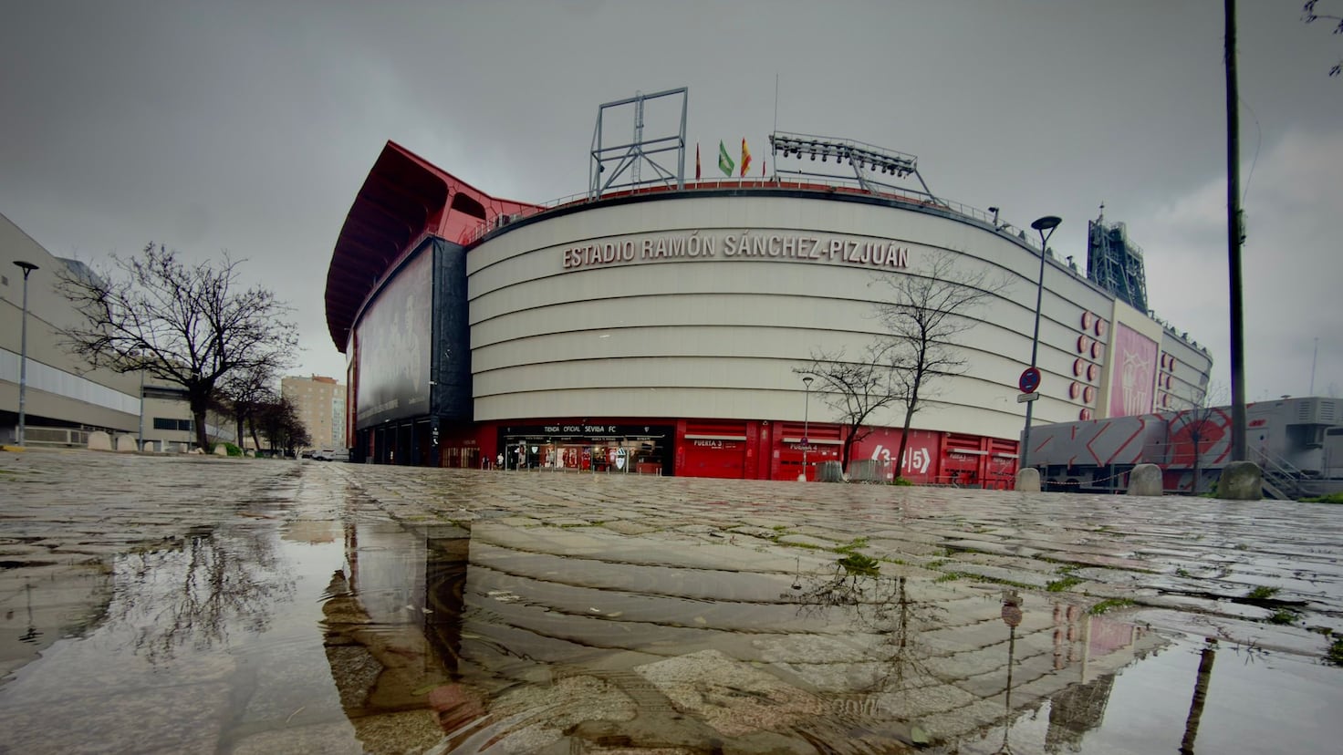 Sevilla-Girona, amânat din cauza furtunii Marta Meciul dintre Sevilla și Girona, programat inițial sâmbătă la ora 18:30, a fost suspendat din cauza avertizării meteorologice de tip portocaliu emise pentru întreaga provincie