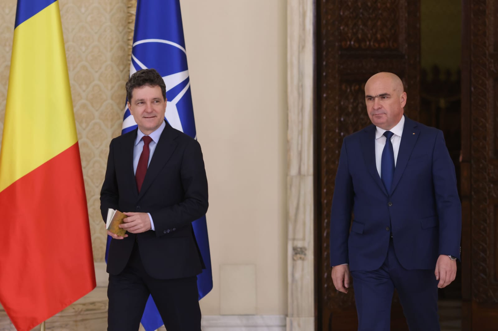 Președintele Nicușor Dan convoacă liderii coaliției pentru consultări la Palatul Cotroceni, în contextul tensiunilor politice Marți, Palatul Cotroceni va fi scena unei întâlniri importante între Președintele României, Nicușor Dan, și liderii principalelor formațiuni aflate în coaliție de guvernare