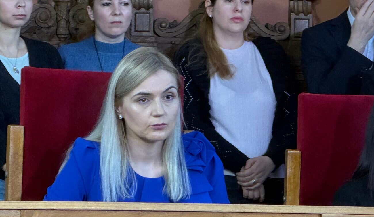 Contestație majoră aize la Curtea de Apel București: Silvia Uscov contestă numirea lui Dacian Dragoș la CCR La Curtea de Apel București are loc, astăzi, un proces care atrage atenția opiniei publice și a profesioniștilor în drept, având implicații semnificative pentru politica și justiția din România