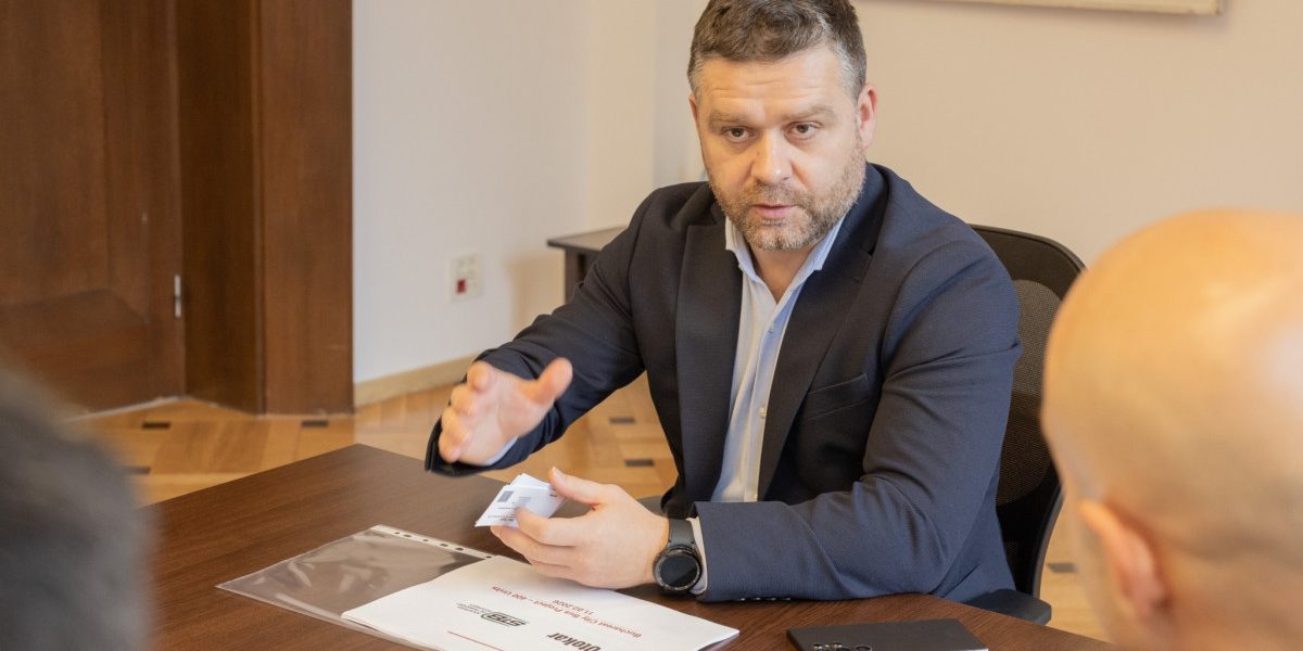 Yz0xJmhhc2g9MTYxZWU5NjkzYTU4NDczYmU3NzE4YjMxZDI2YmI0MzA.thumb_.jpg - Presa360