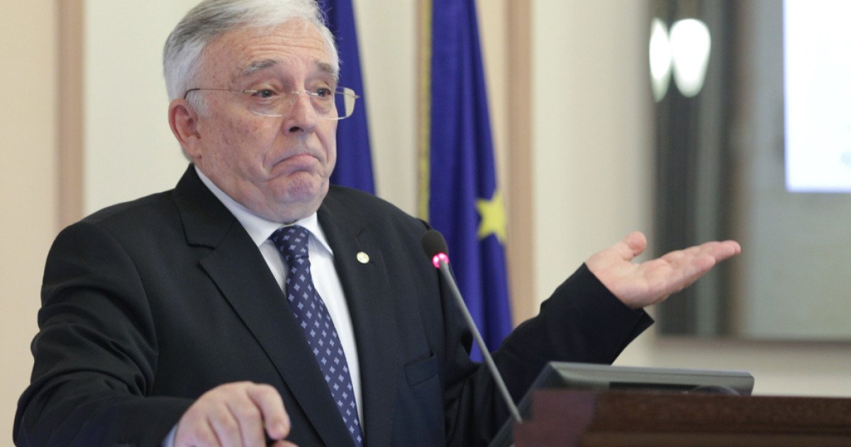 Isărescu trage semnalul de alarmă: criza în HoReCa și comerțul se apropie!