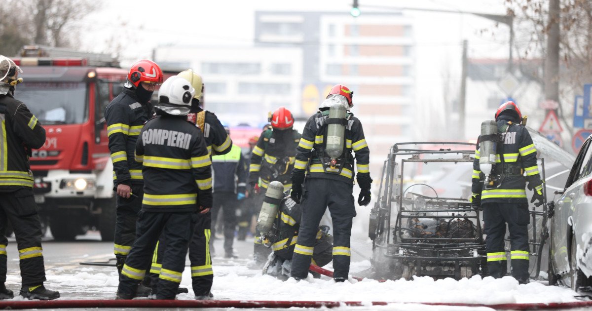 Incendiu devastator în Sectorul 6: O femeie a decedat, iar un alt bărbat este rănit O tragedie s-a desfășurat vineri după-amiază în Sectorul 6 al Capitalei, unde un incendiu violent a dus la pierderea unei vieți și la rănirea unei alte persoane